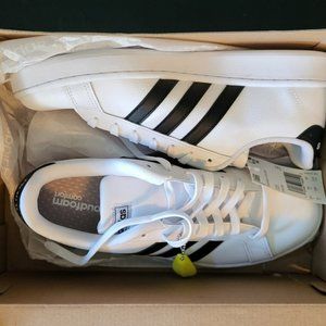 Adidas Men's 9.5, NWT